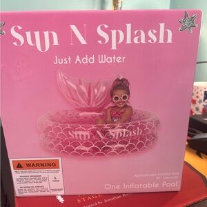 Sun & Splash blow up pool NIB